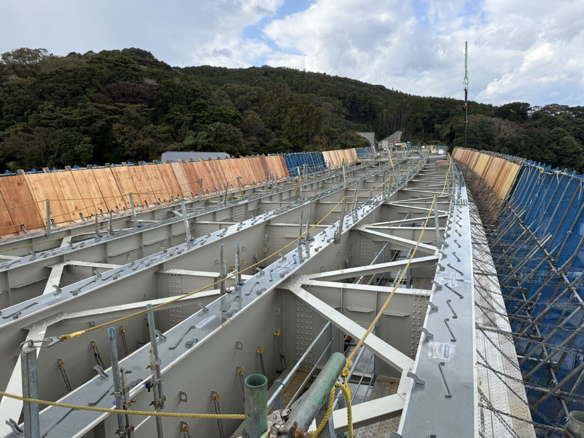 長崎497号 松浦4号橋上部工（P15～A2）工事